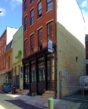 11 S Strawberry St in Philadelphia, PA - Building Photo - Building Photo