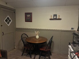 9 Hampshire Ln in Haverhill, NH - Building Photo