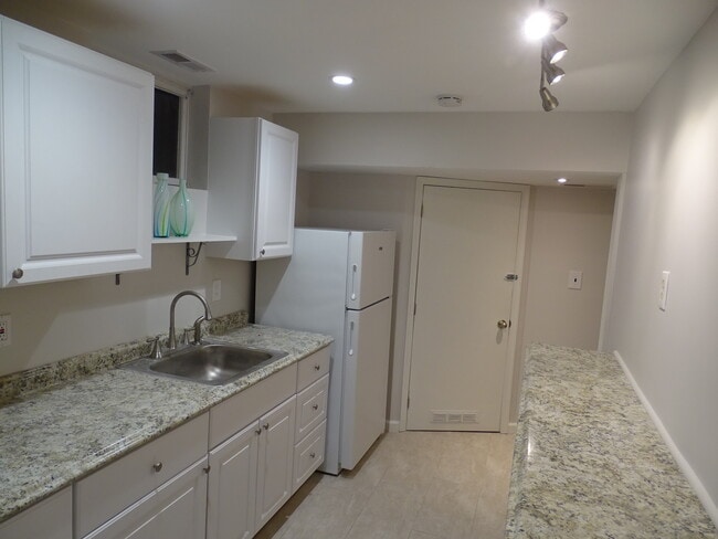 5652 Barrymore Rd, Unit 5652 in Centreville, VA - Foto de edificio - Building Photo