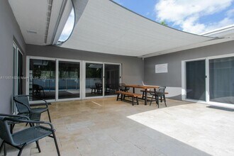 1218 Hollywood Blvd in Hollywood, FL - Building Photo - Building Photo