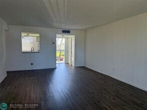 7301 NW 18th St in Margate, FL - Building Photo - Building Photo