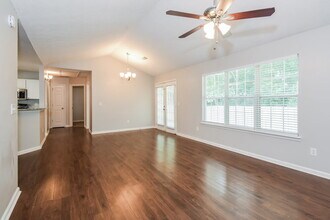 4801 Lake Park Terrace in Acworth, GA - Building Photo - Building Photo