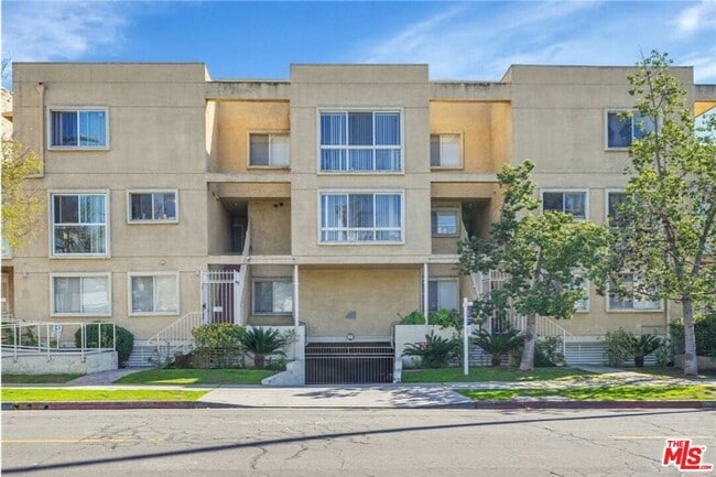 108 W Maple St in Glendale, CA - Building Photo - Building Photo