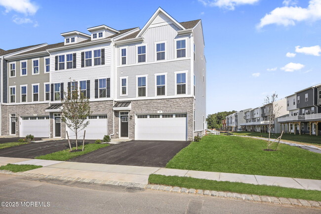 20 Gramercy Dr in Howell, NJ - Building Photo - Building Photo