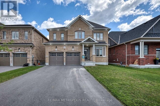 15 Douglas Kemp Crois. in Bowmanville, ON - Building Photo - Building Photo