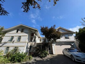 23418 Tamarack Ln in Maple Ridge, BC - Building Photo