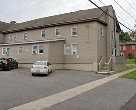 49 Tappan St in Baldwinsville, NY - Foto de edificio - Building Photo