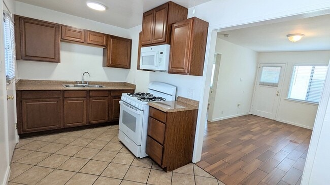 209 N Florence St, Unit 209