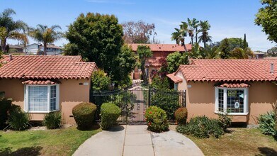 801-815 Saint Louis Avenue in Long Beach, CA - Building Photo - Building Photo