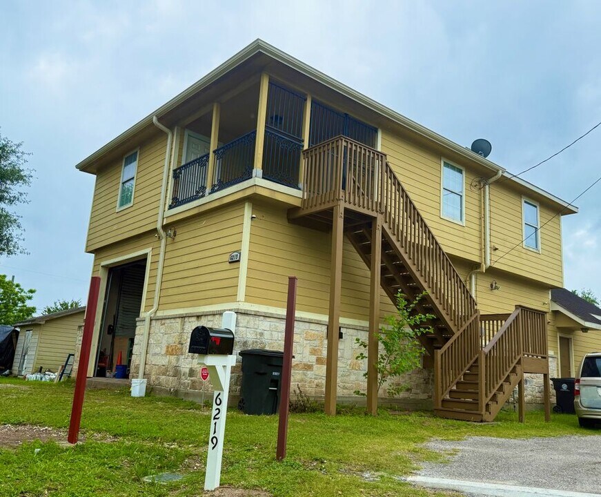6219 Frisco St in Houston, TX - Building Photo