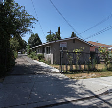 11040-11042 Dodson St in El Monte, CA - Building Photo - Building Photo