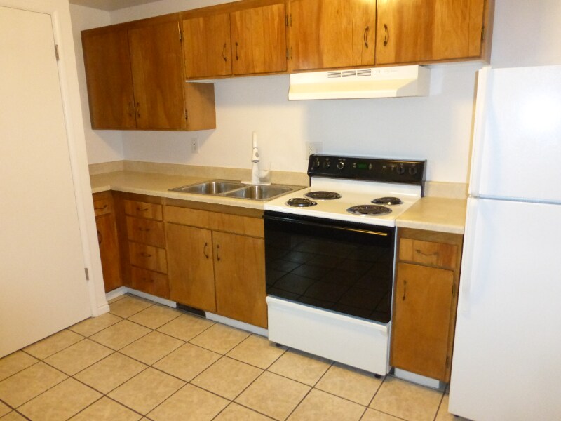 2105 E 3300 S in Salt Lake City, UT - Building Photo