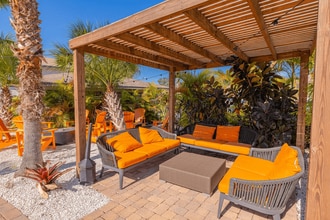 Shoreline Pointe Apartments in St. Petersburg, FL - Foto de edificio - Building Photo