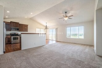 19615 Marinda St in Omaha, NE - Building Photo - Building Photo