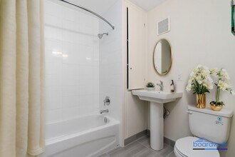 Westridge Estates C in Edmonton, AB - Building Photo - Building Photo