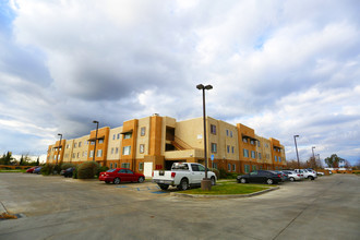 Camellia Gardens in Bakersfield, CA - Building Photo - Building Photo