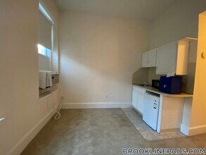 1223 Beacon St in Brookline, MA - Building Photo - Building Photo