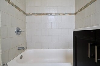 292 S 8th St, Unit 1 in Newark, NJ - Building Photo - Building Photo