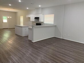 8114 Rhobell St-Unit -A in Houston, TX - Building Photo - Building Photo