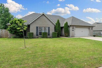 1005 Griffin Ln in Pea Ridge, AR - Building Photo - Building Photo
