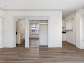 330 Cedar Ave in Long Beach, CA - Building Photo - Building Photo