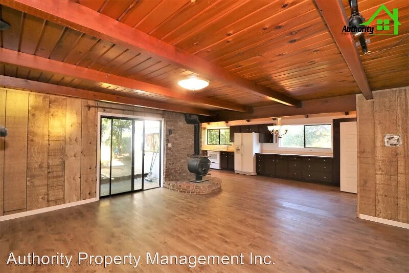 1534 Fig Ave in Redding, CA - Building Photo