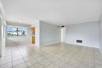 3200 Lake Osborne Dr in Lake Worth Beach, FL - Building Photo - Building Photo