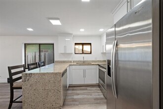 836 SW 13th Ct in Pompano Beach, FL - Building Photo - Building Photo