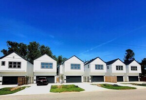 9347 Lavender St in Houston, TX - Building Photo