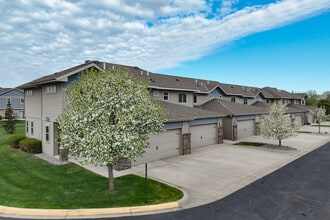 Burl Oak Townhomes in Sartell, MN - Building Photo - Building Photo