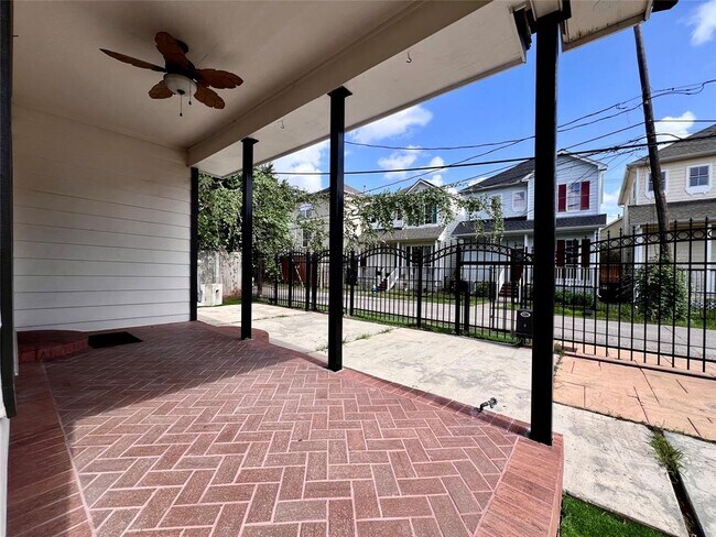 4416 Spencer St in Houston, TX - Building Photo - Building Photo