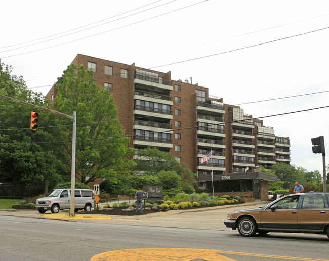 Point East Apartments in Beachwood, OH - Building Photo - Building Photo