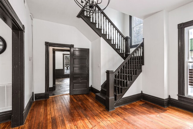 205 Broadway St in Cave City, KY - Building Photo - Building Photo