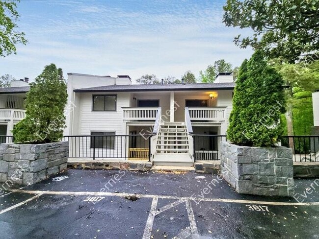 3815 Paces Ferry W in Atlanta, GA - Building Photo - Building Photo