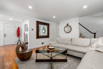 171 Christina St in Newton, MA - Building Photo - Building Photo