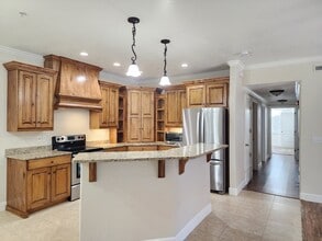 1030 N 995 W, Unit 903 in Orem, UT - Foto de edificio - Building Photo