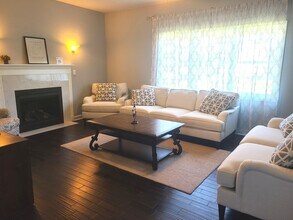 328 Kain St in Ottawa, IL - Building Photo - Building Photo