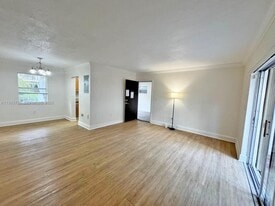 8475 SW 94th St in Miami, FL - Building Photo