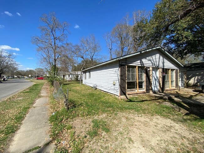 1140 Madeline Ave in Lafayette, LA - Building Photo - Building Photo