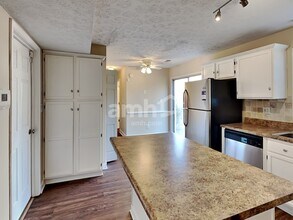 1113 Karastan Ct SW in Marietta, GA - Building Photo - Building Photo