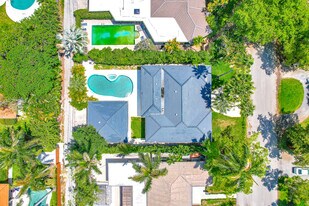10618 NE 11th Ave in Miami Shores, FL - Building Photo