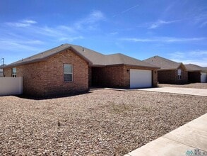 2115 Roadrunner Dr in Portales, NM - Building Photo - Building Photo