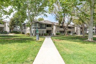 Avana Springs in Corona, CA - Foto de edificio - Building Photo