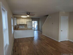 42 Ferris St in Bridgeport, CT - Building Photo - Building Photo