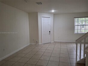 9320 W 33rd Ln in Hialeah, FL - Building Photo - Building Photo