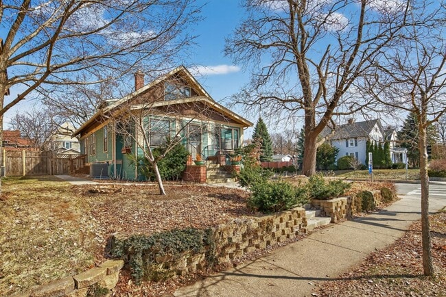 3553 Dupont Ave S in Minneapolis, MN - Building Photo - Building Photo