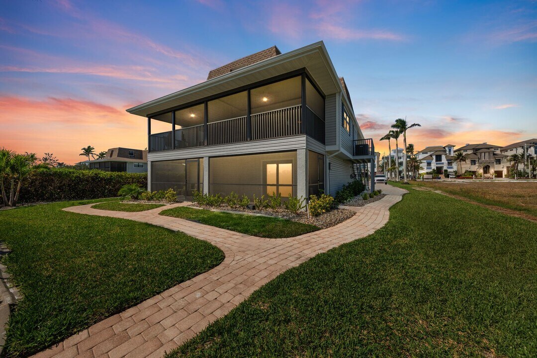 26733 Hickory Blvd in Bonita Springs, FL - Building Photo