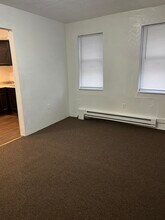 2537 S Lloyd St, Unit 1 in Philadelphia, PA - Foto de edificio - Building Photo