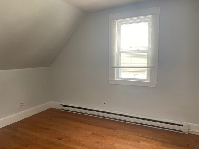 10 Delaware St, Unit 3 in Somerville, MA - Building Photo - Building Photo