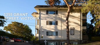 1255 Grant St in Victoria, BC - Building Photo